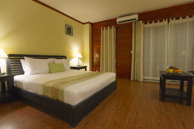 Eman Bkk Hotel Phnom Penh Exterior foto
